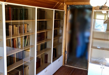 Шкафы для книг